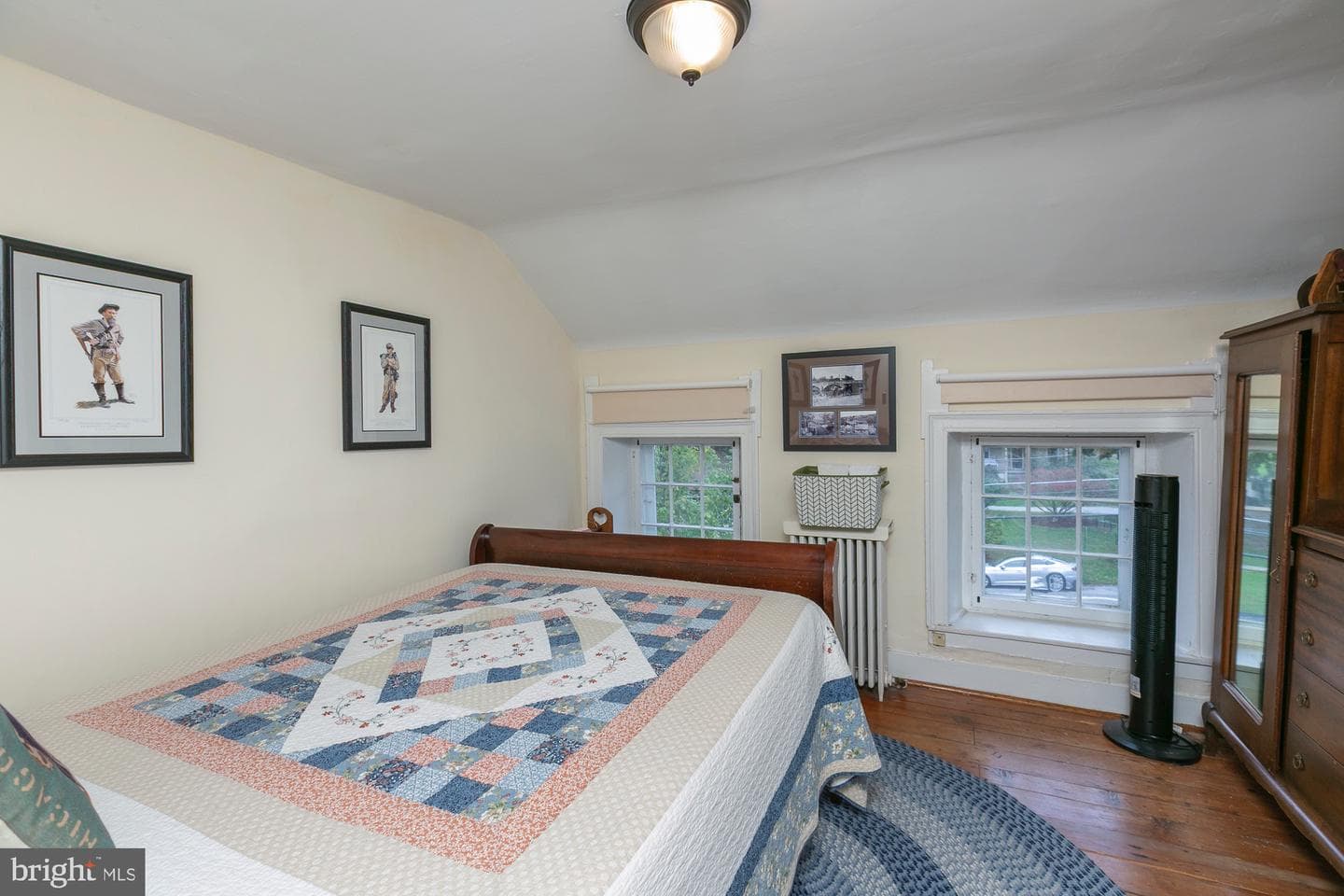 594 W Washington Street photo 25