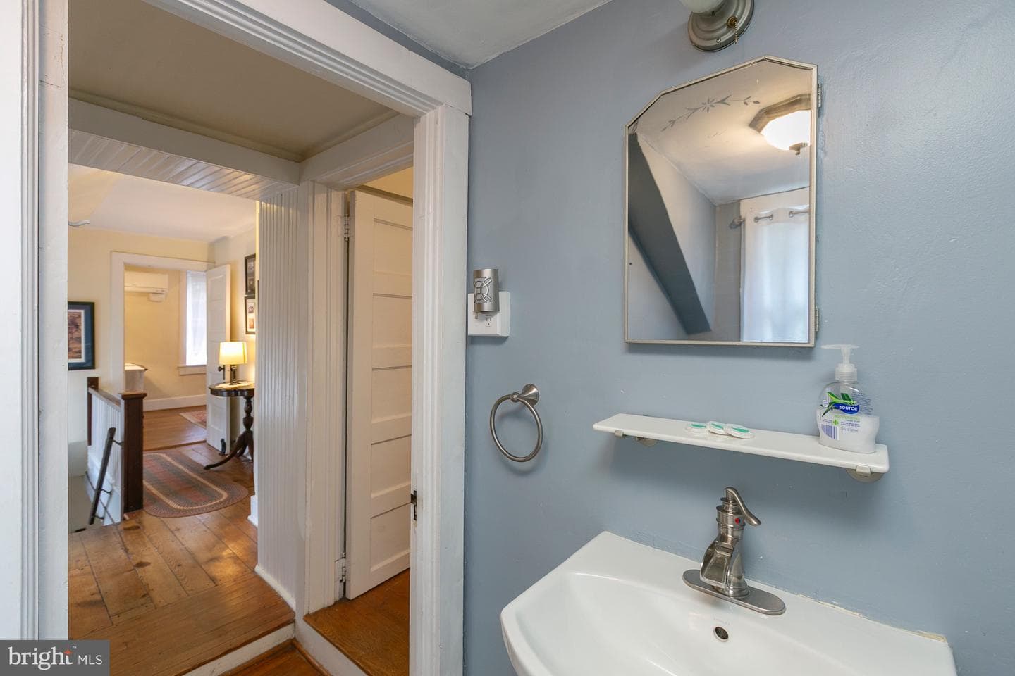 594 W Washington Street photo 31