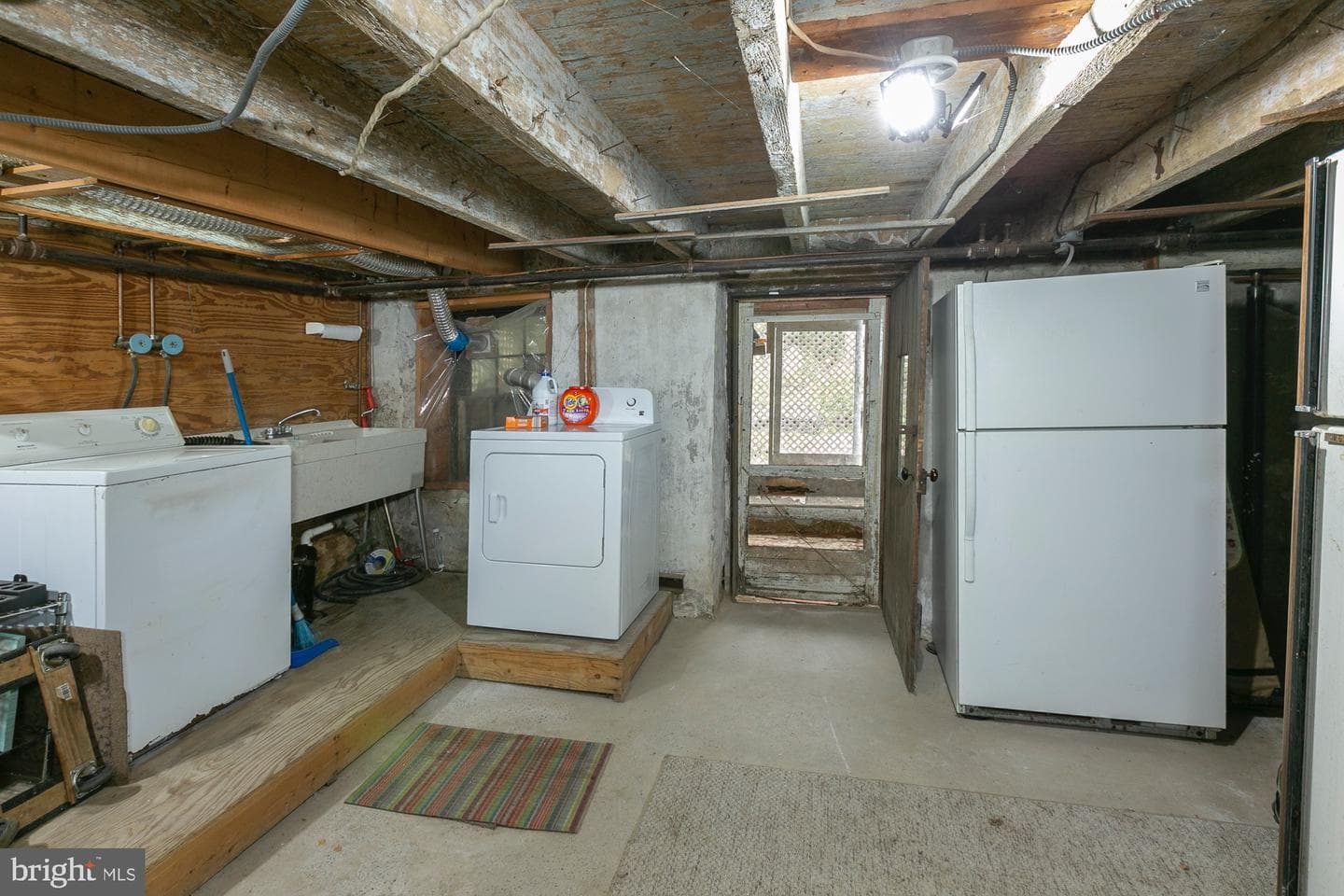 594 W Washington Street photo 35