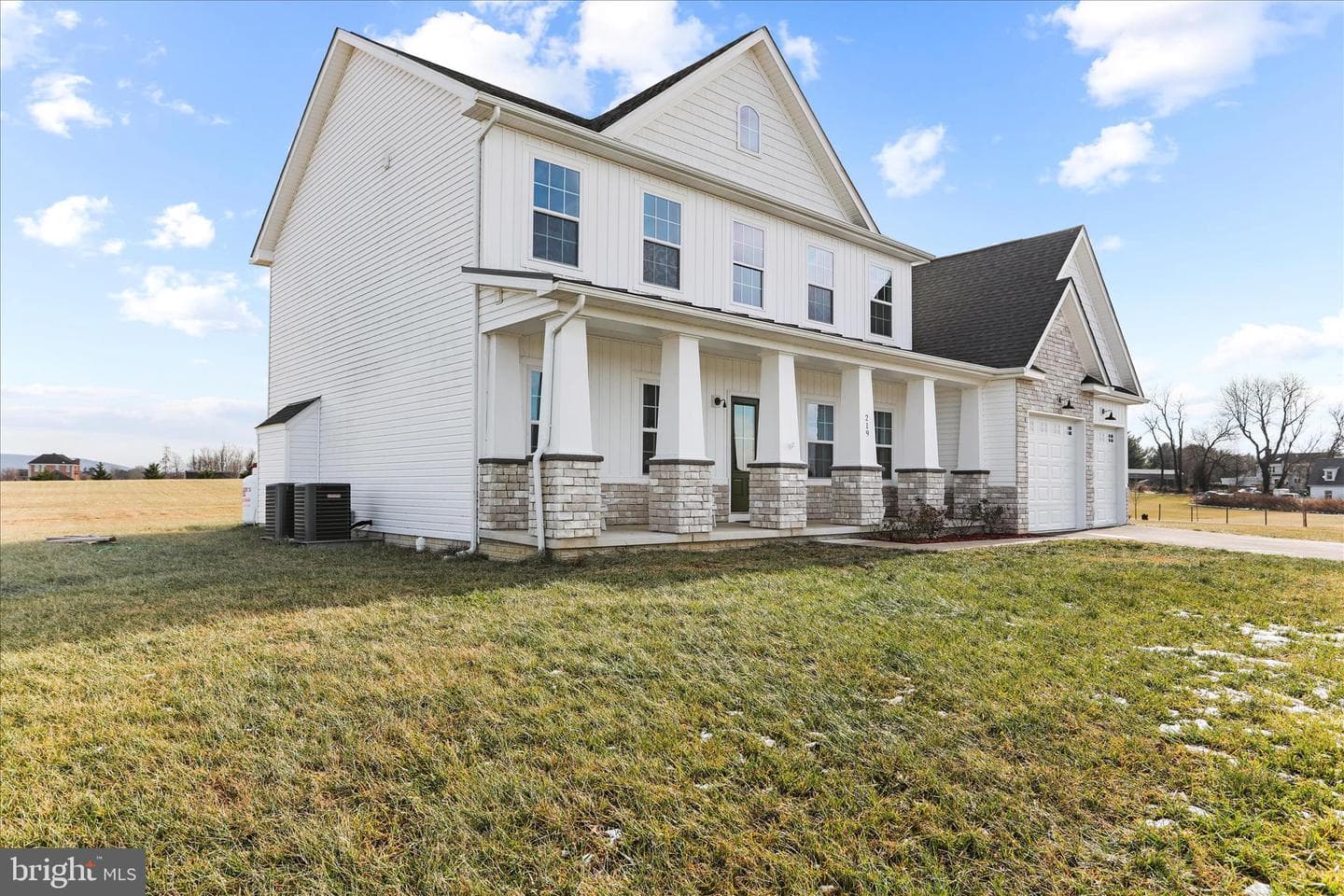 219 Summerfield Way photo 2