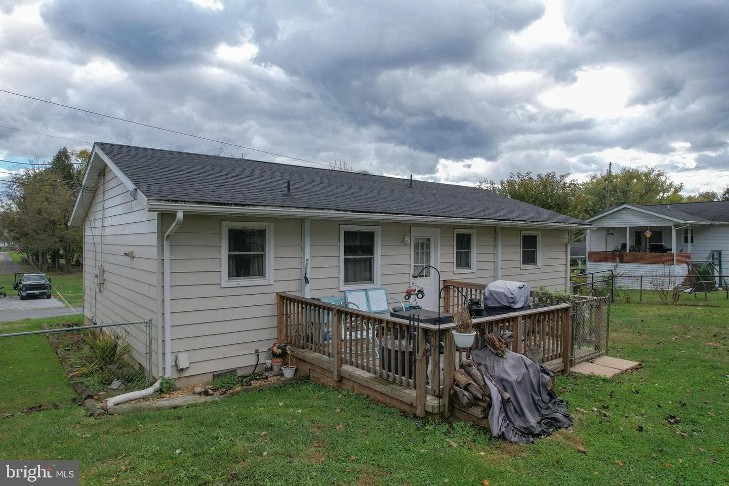 106 S McDonald Street photo 3