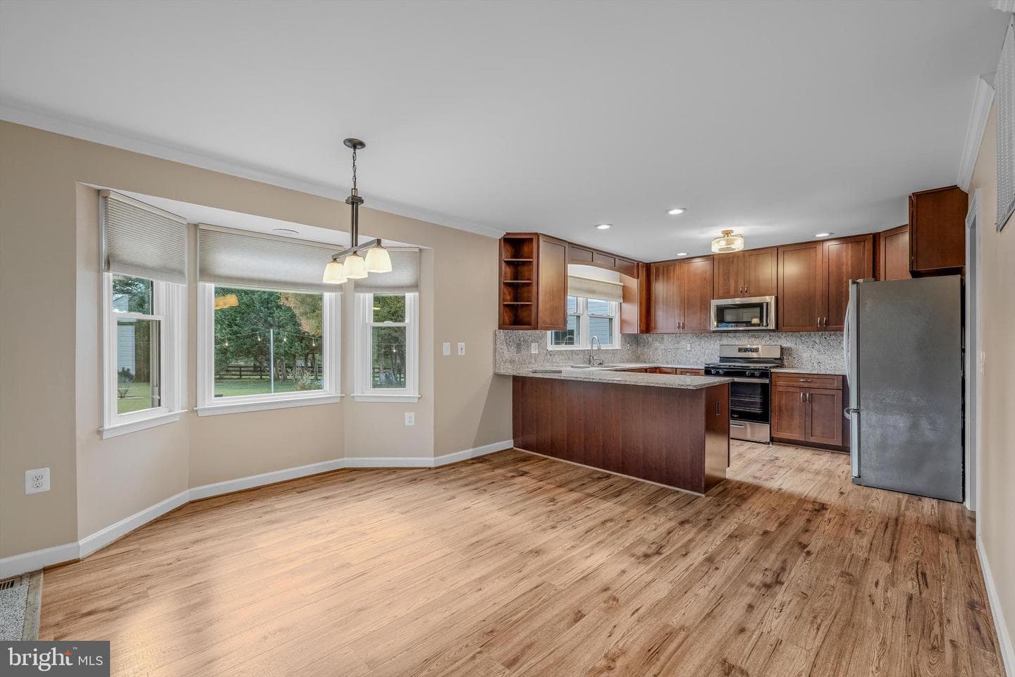 400 Deer Ridge Drive photo 16