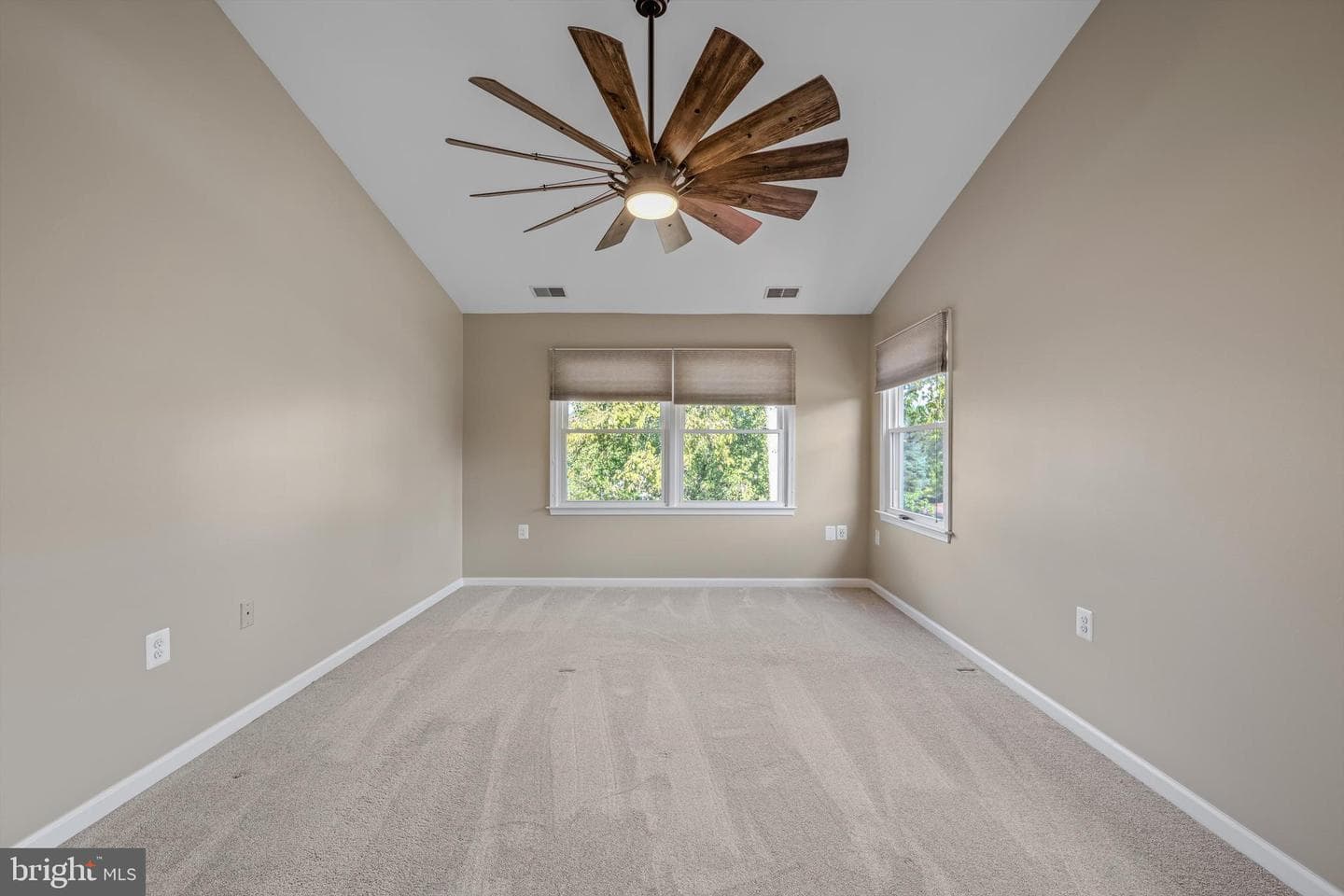 400 Deer Ridge Drive photo 29