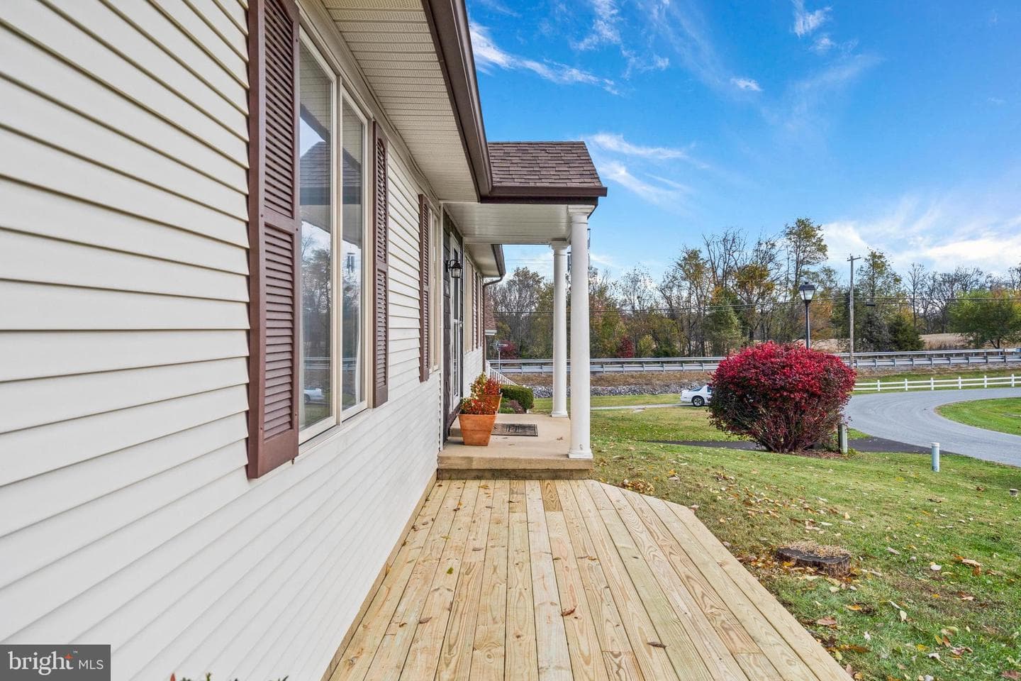 546 Fenway Drive photo 4