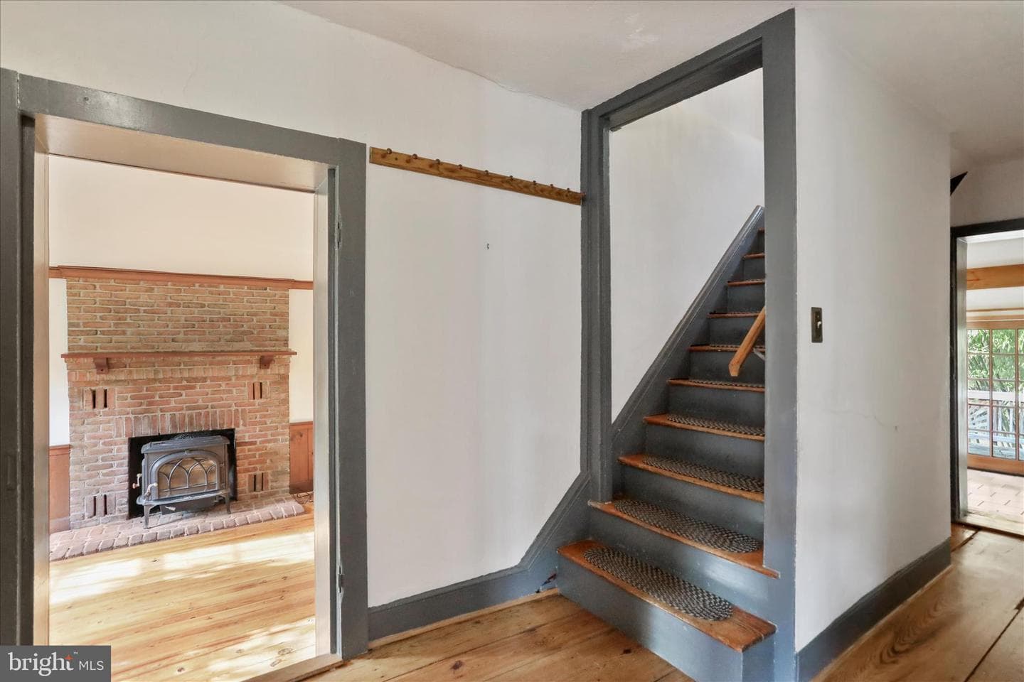 207 W High Street photo 16