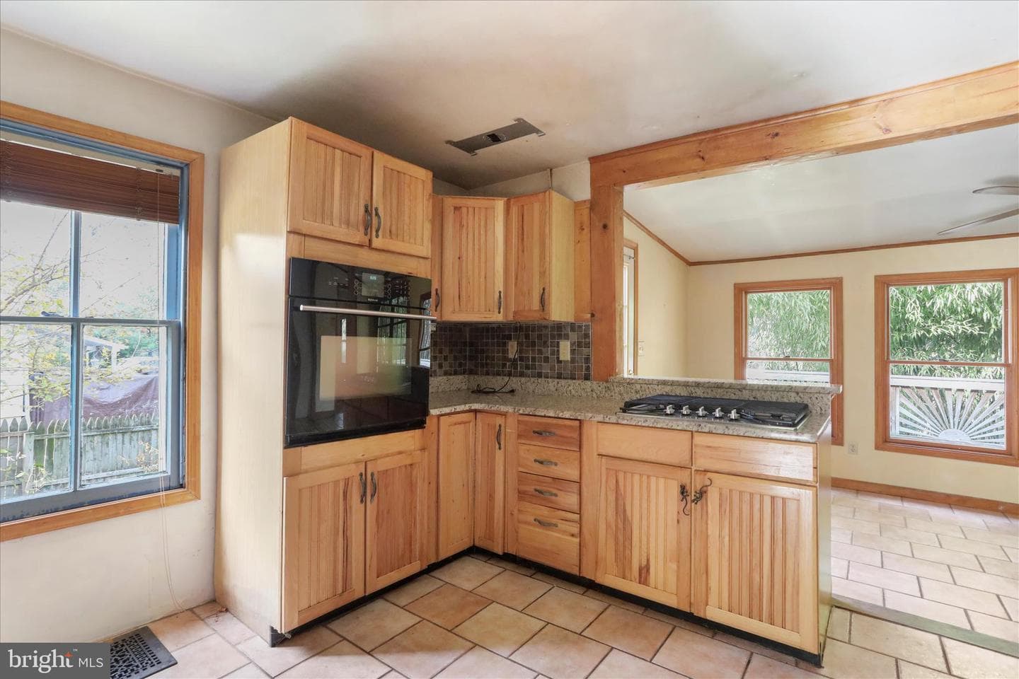 207 W High Street photo 9