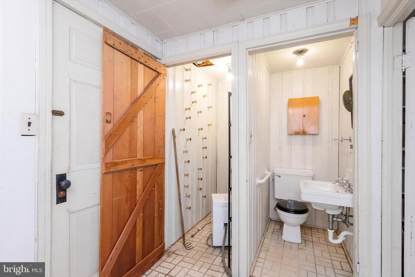 135 Blakeley Place photo 18