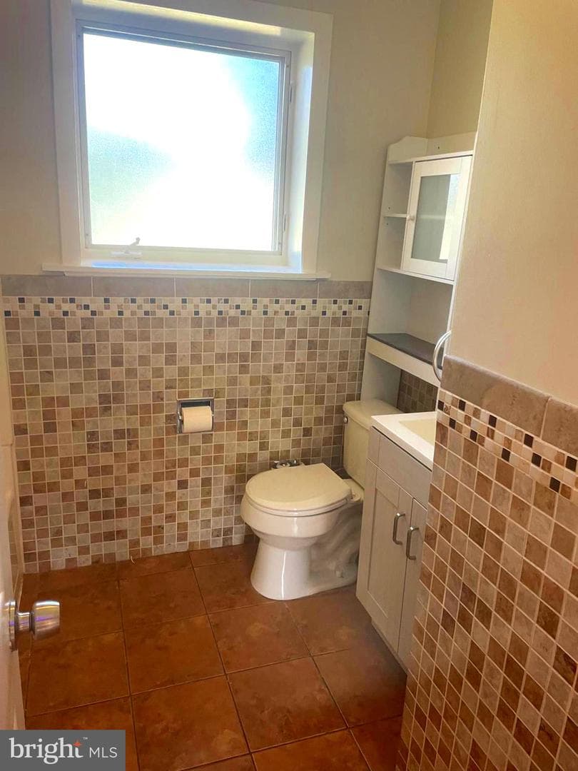 868 Jefferson Avenue photo 11