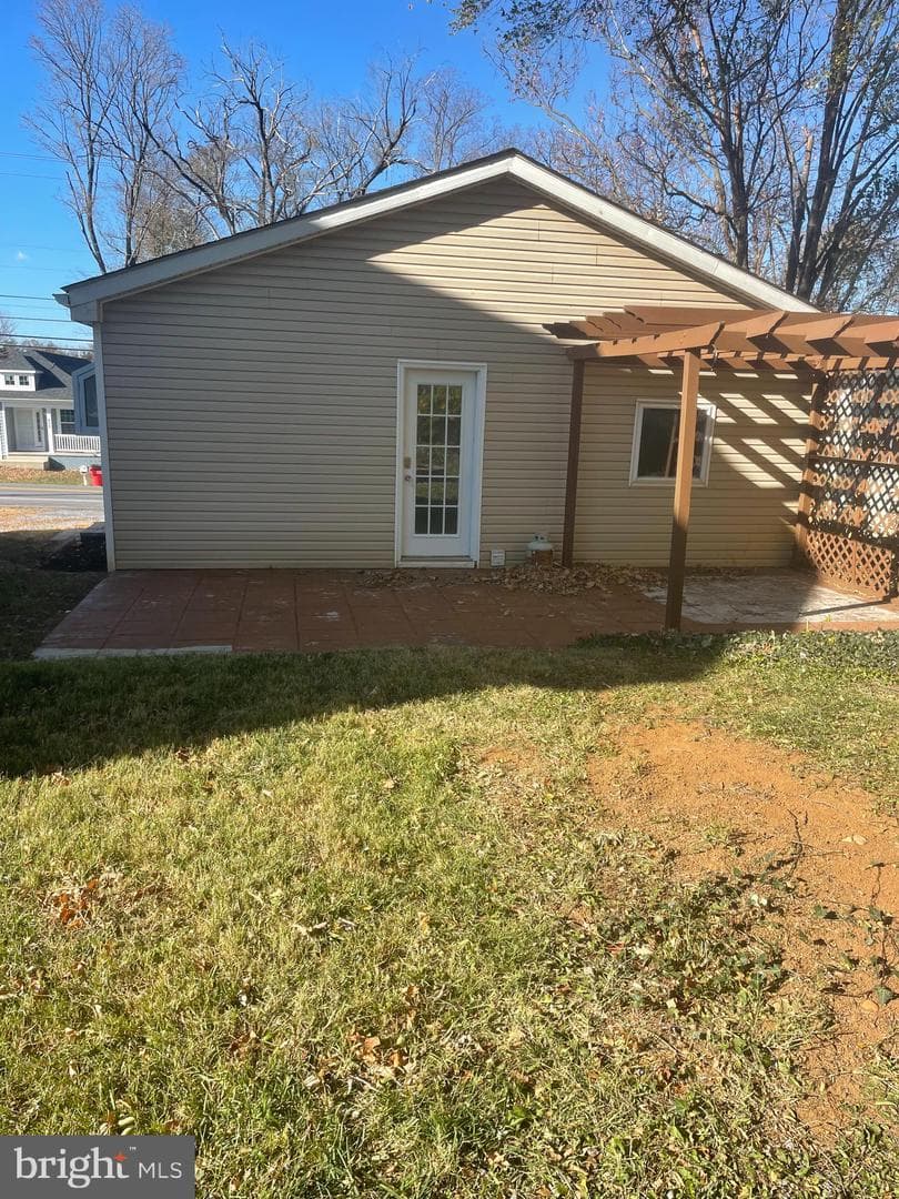 868 Jefferson Avenue photo 16