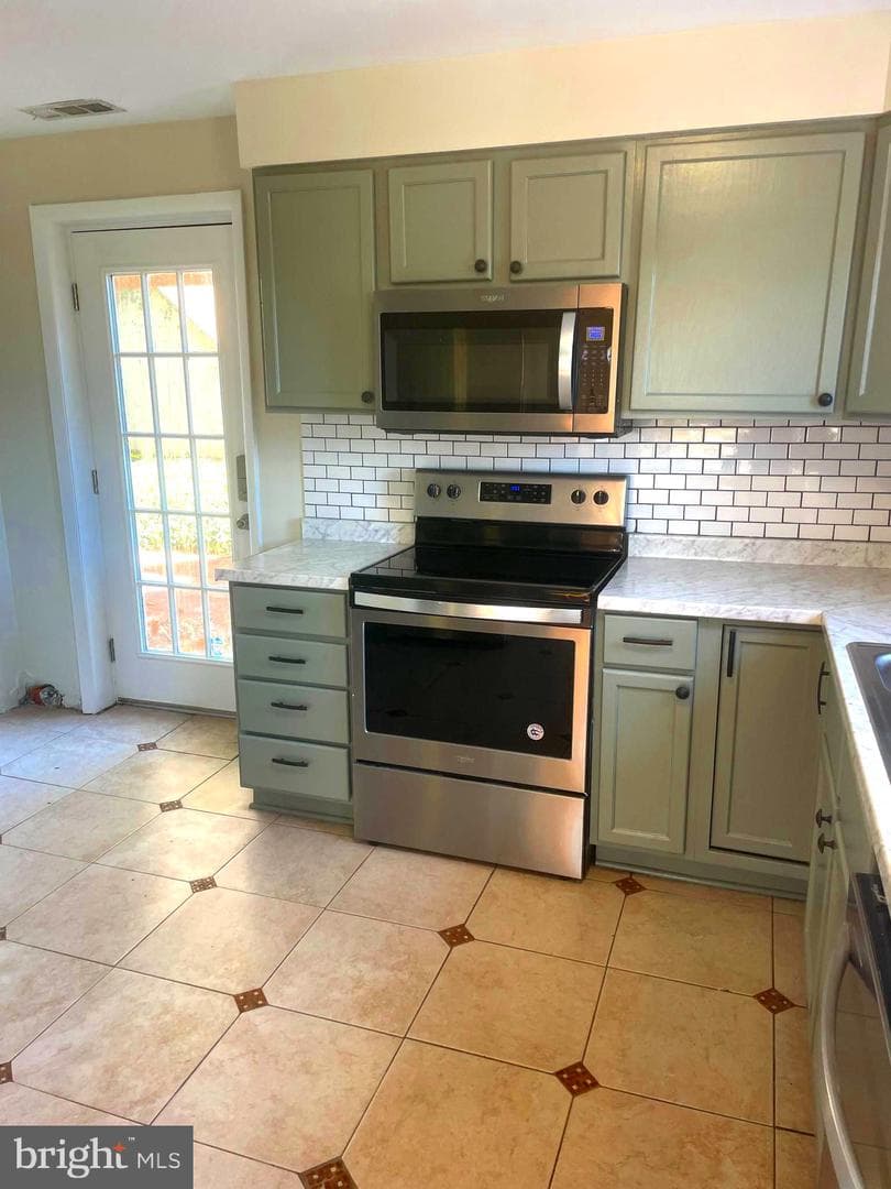 868 Jefferson Avenue photo 4