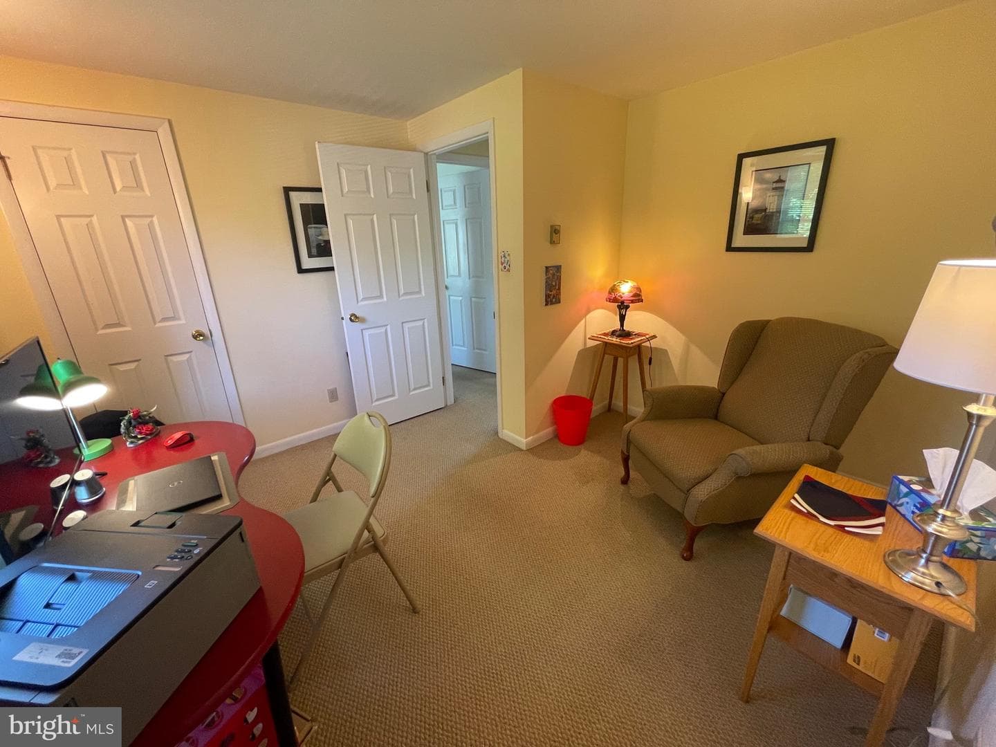 99 Exeter Court photo 28