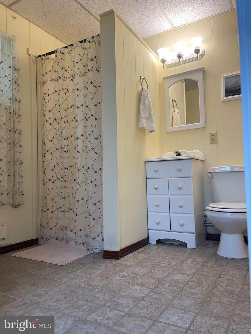 99 Exeter Court photo 31