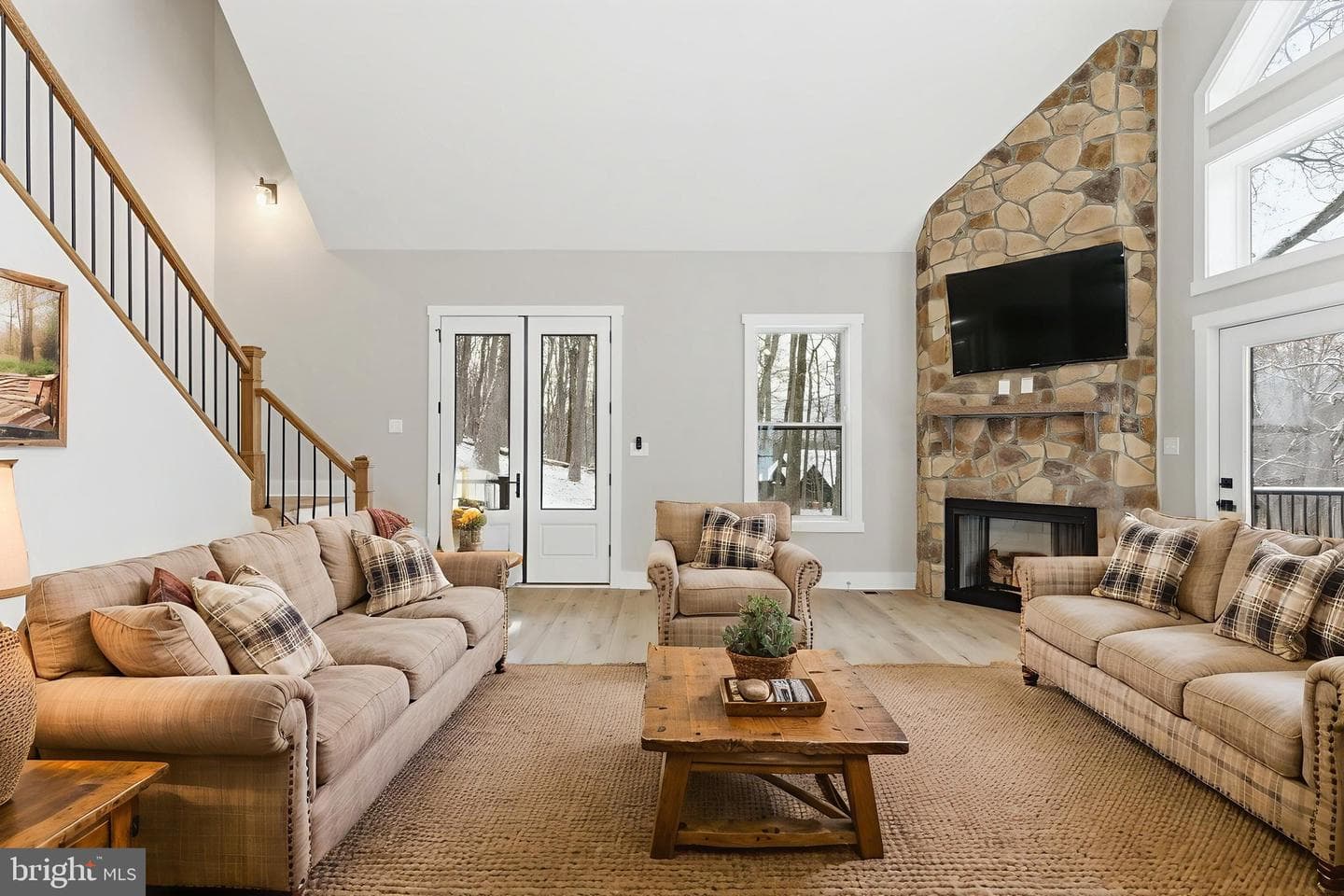 250 Adelaide Circle photo 11