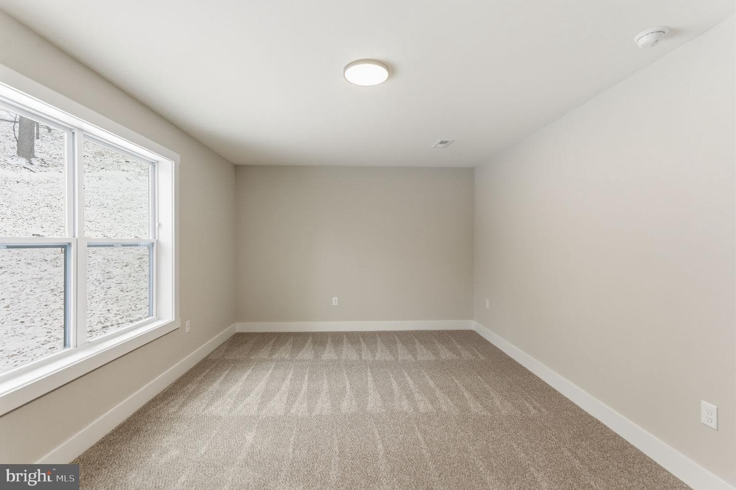 250 Adelaide Circle photo 25