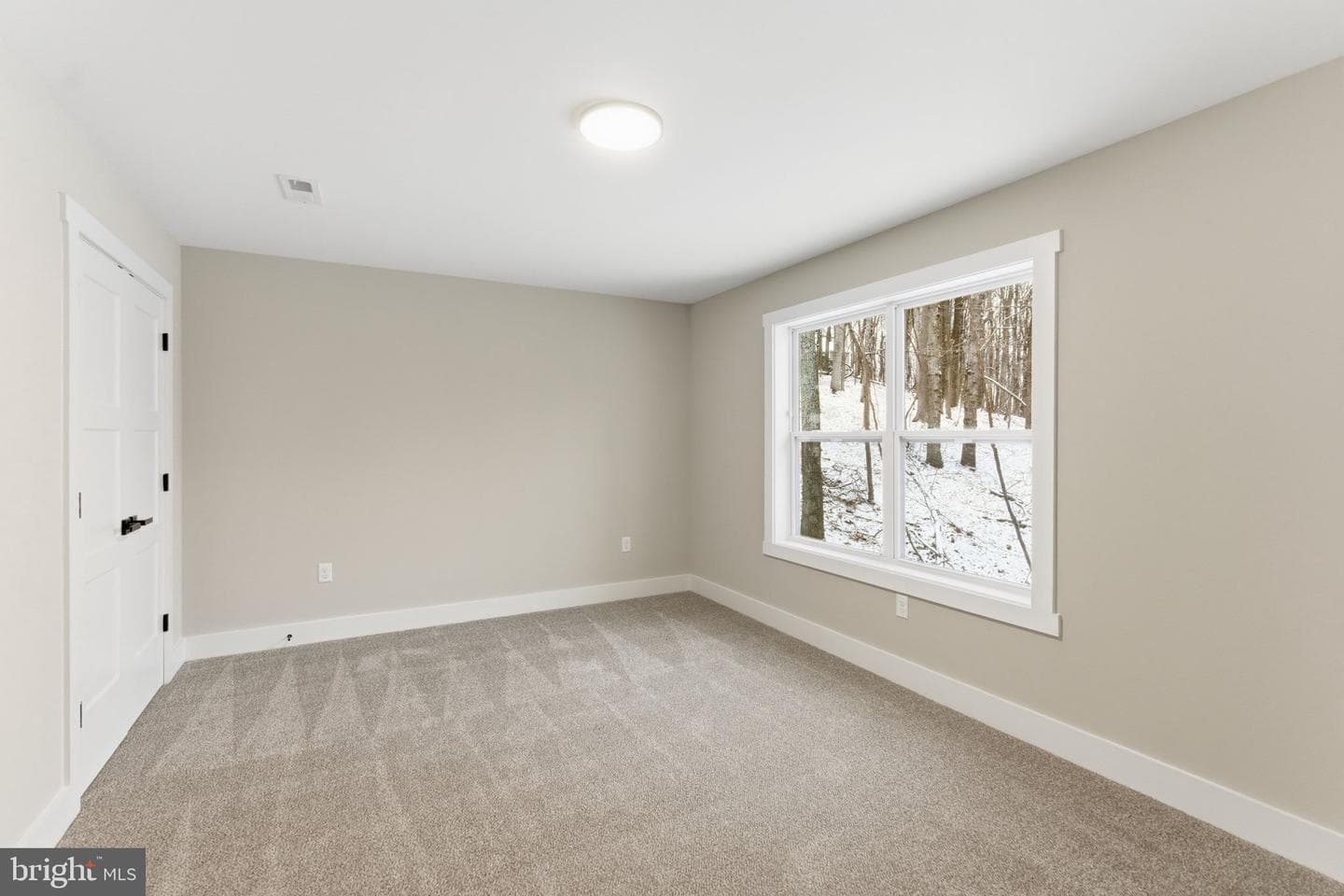 250 Adelaide Circle photo 32