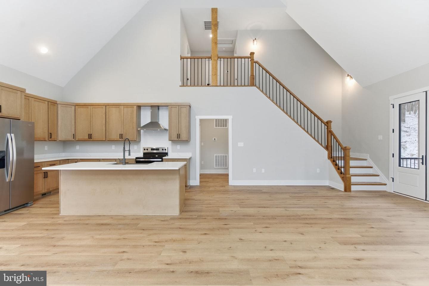 250 Adelaide Circle photo 6