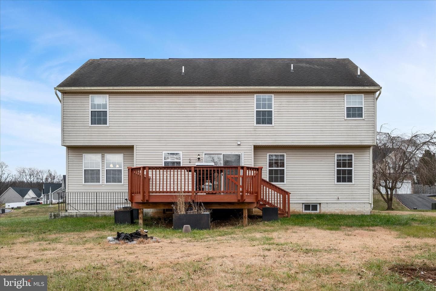 211 Stratus Drive photo 3