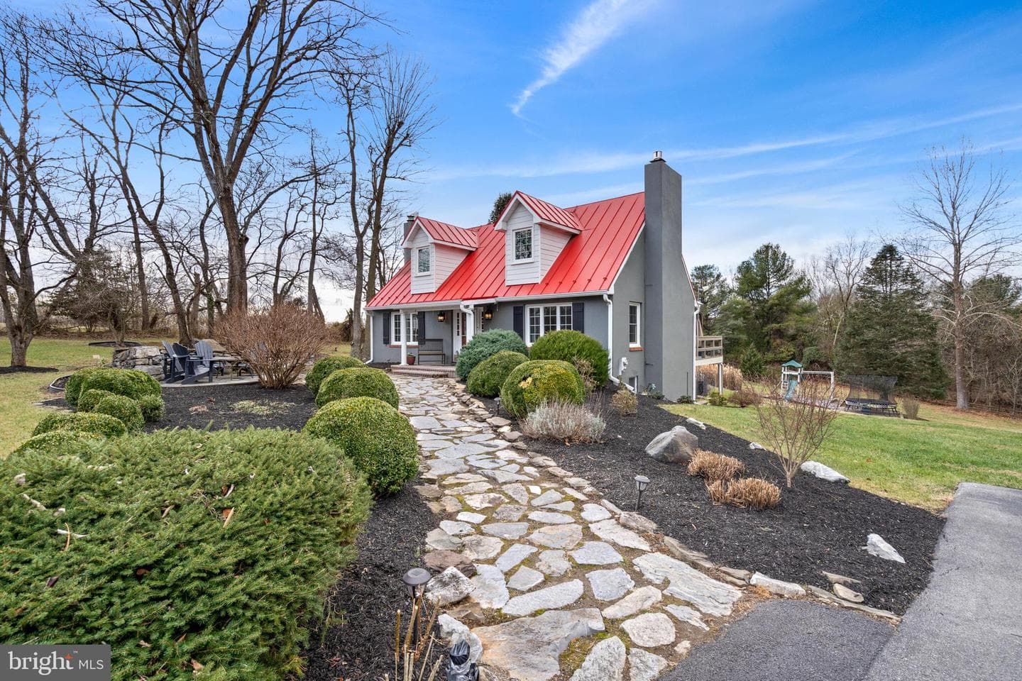 5194 Scrabble Road photo 2