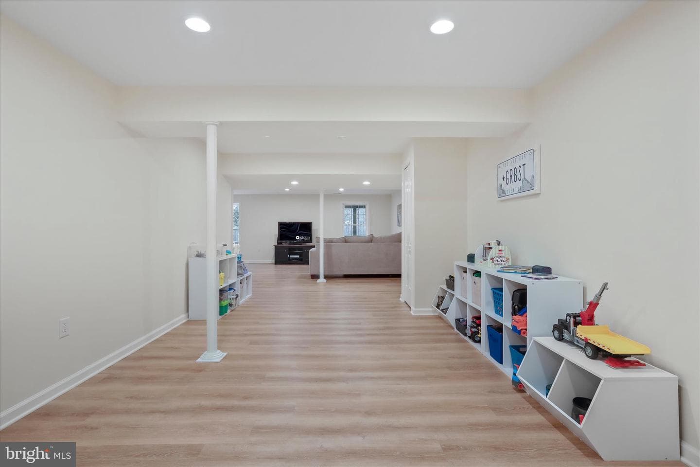 60 Village Circle photo 23