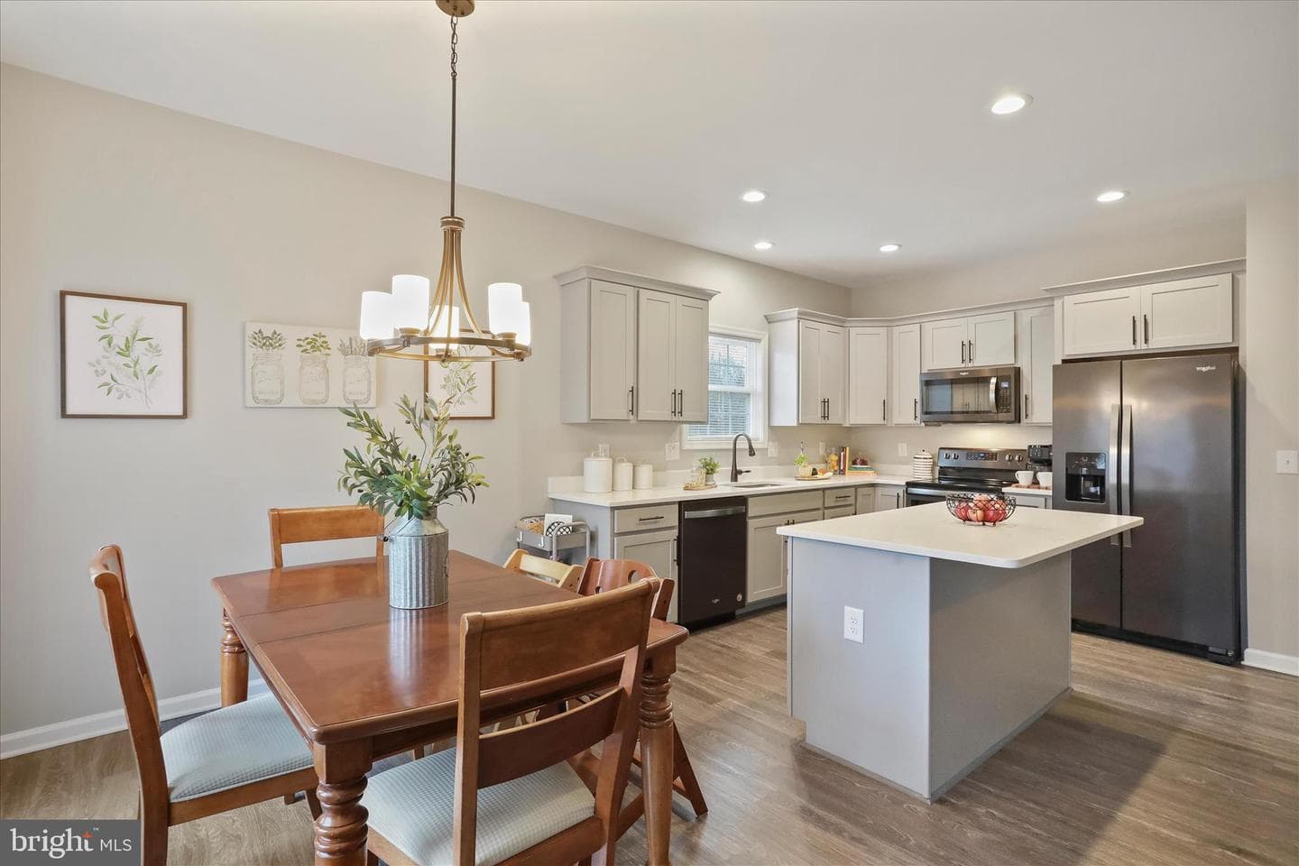 60 Village Circle photo 6
