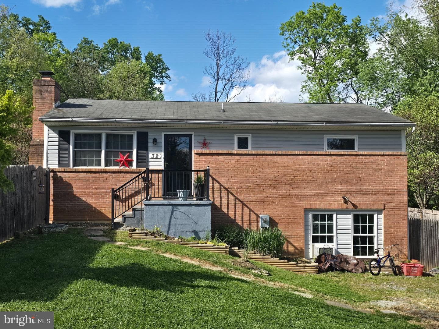 32 Scott Drive photo 1