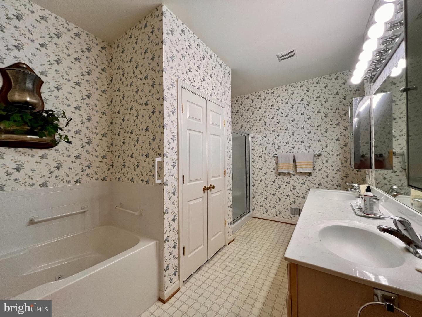 305 Brookline Drive photo 29