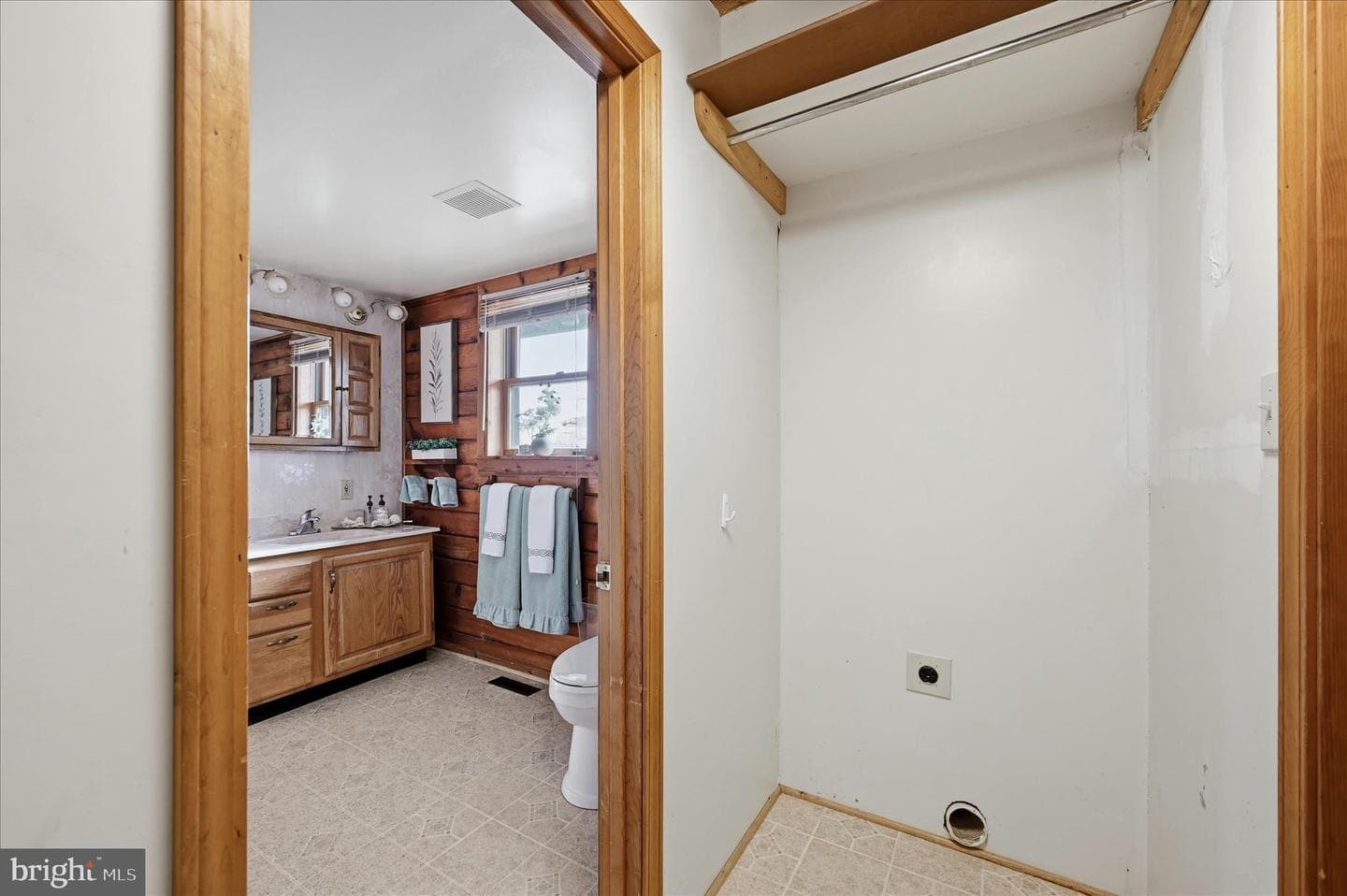 2048 Hinton Road photo 26