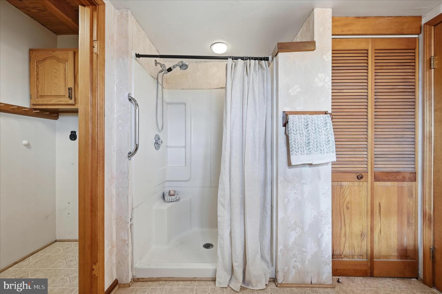 2048 Hinton Road photo 29