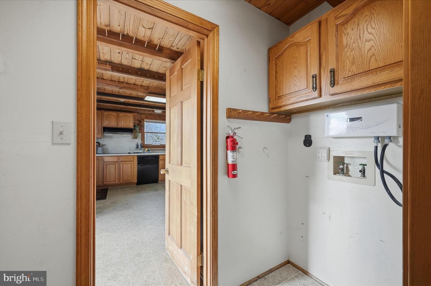 2048 Hinton Road photo 30