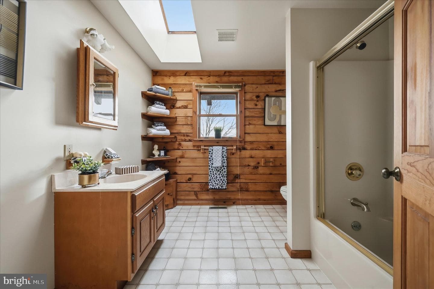 2048 Hinton Road photo 40