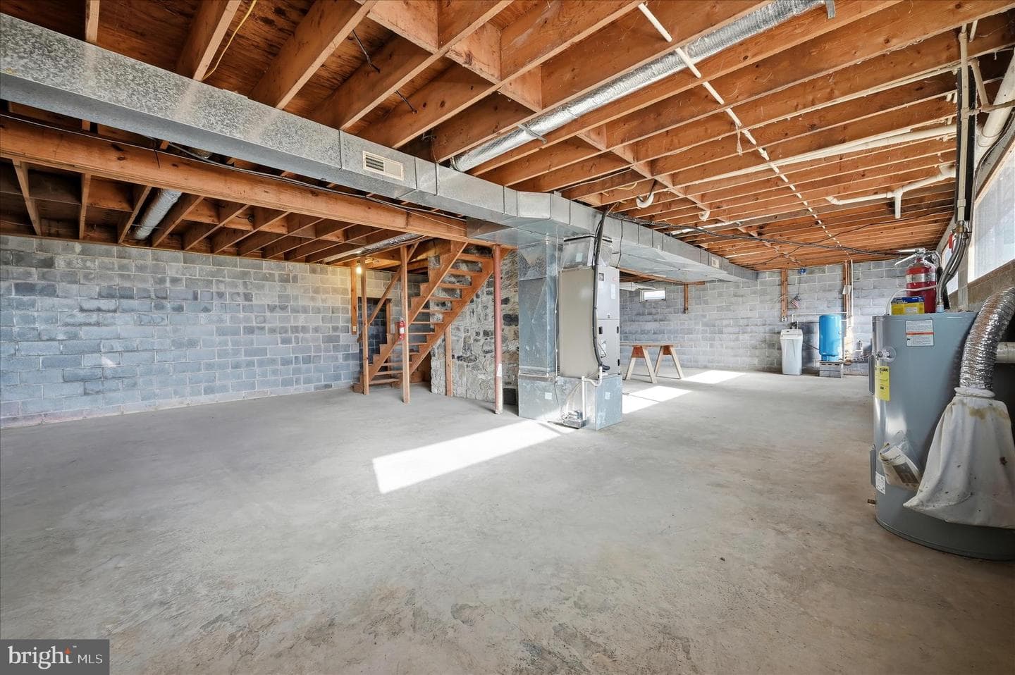 2048 Hinton Road photo 44
