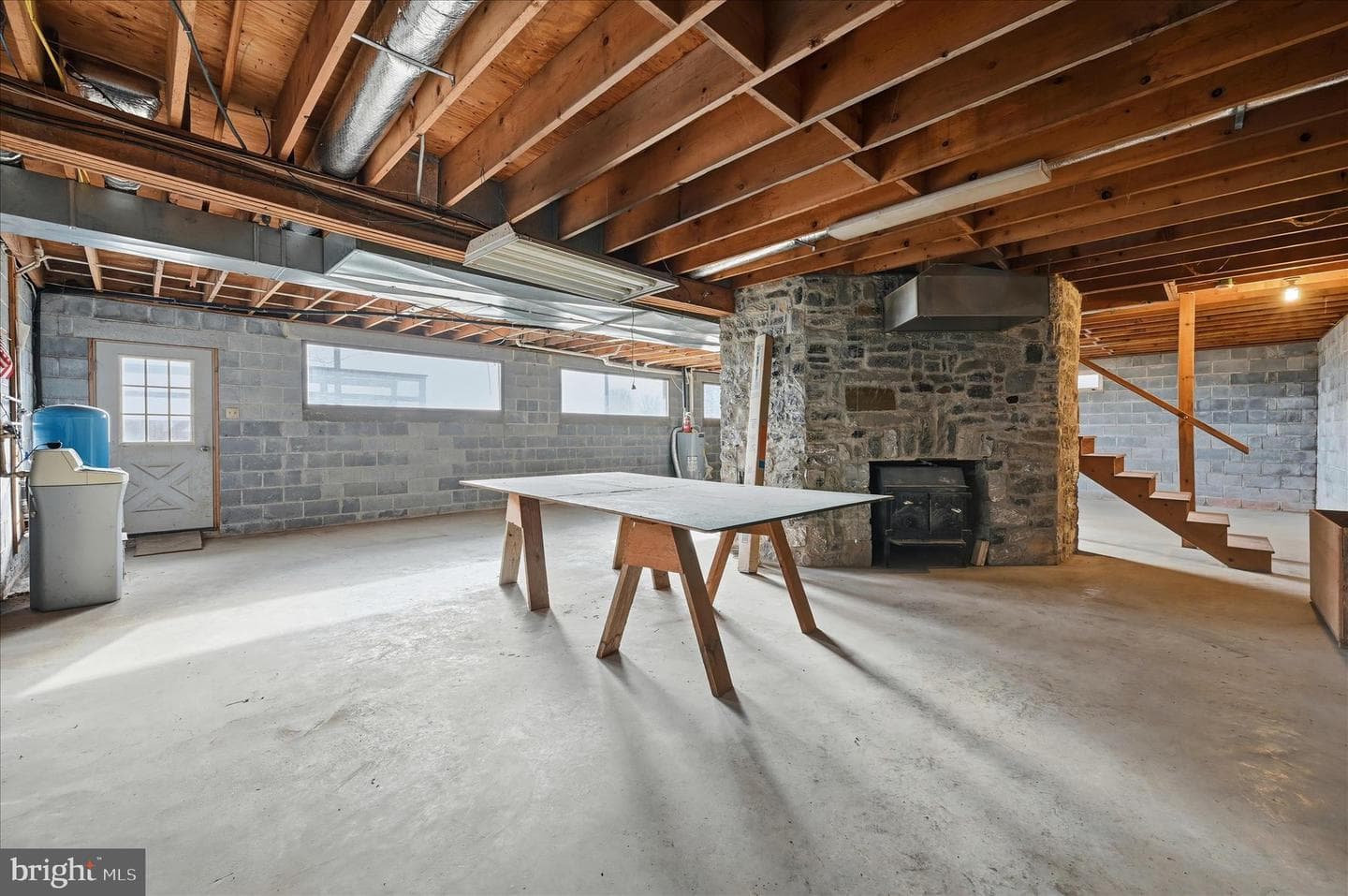 2048 Hinton Road photo 45