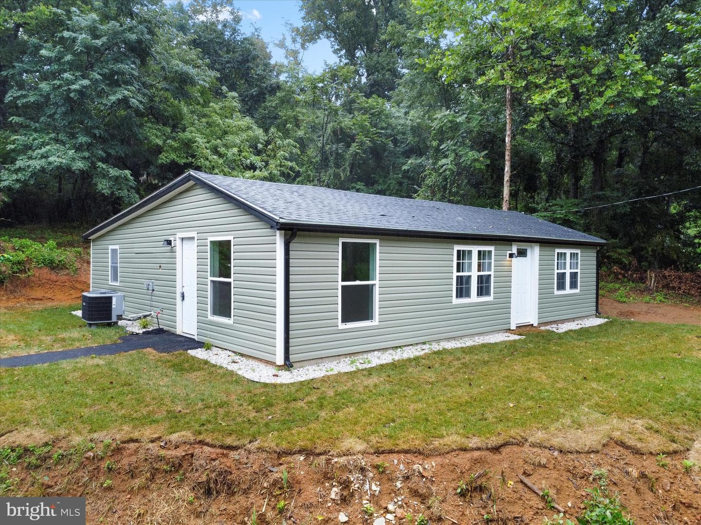 1712 Shenandoah River Drive, Harpers Ferry