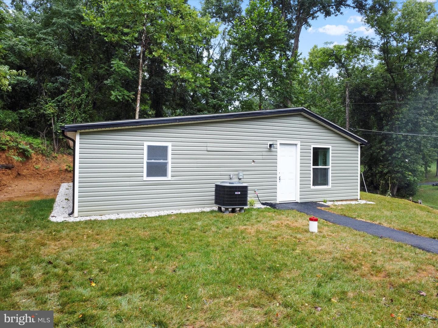 1712 Shenandoah River Drive photo 4