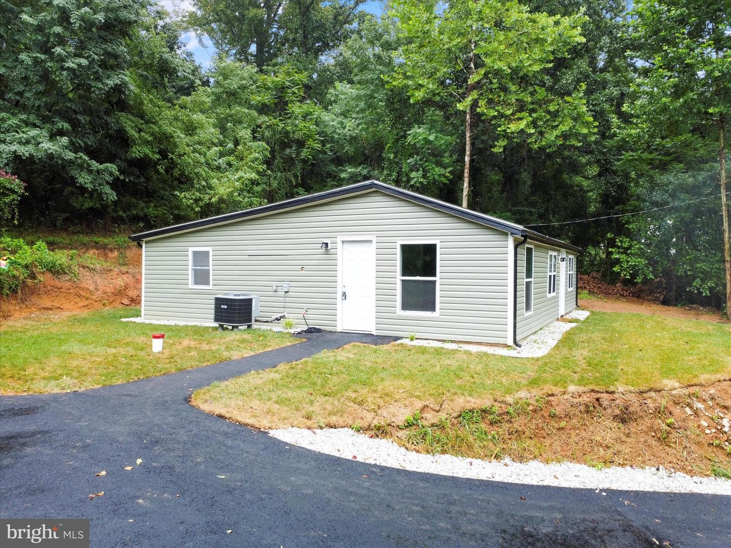 1712 Shenandoah River Drive photo 5
