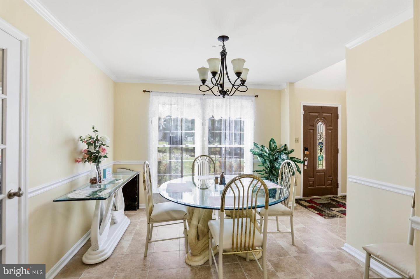 145 Maplewood Court photo 7