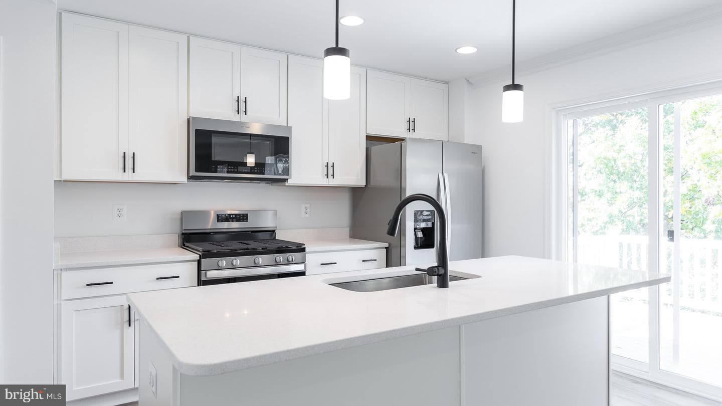 Tbb Aragon Drive #glenshaw Ii, Charles Town