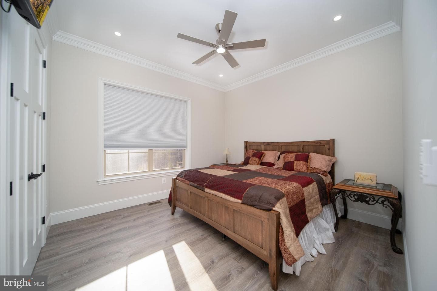 659 Waterside Drive photo 22