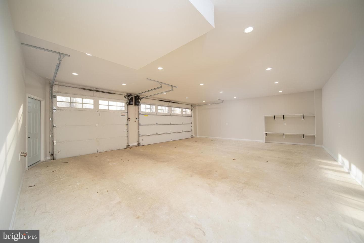659 Waterside Drive photo 35