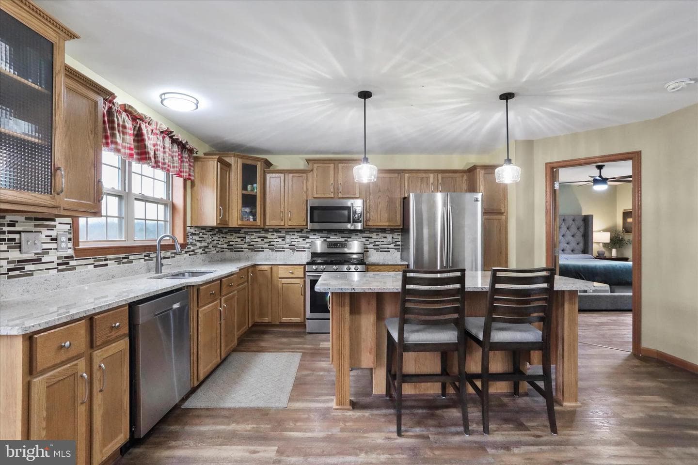 135 Carter Avenue photo 10