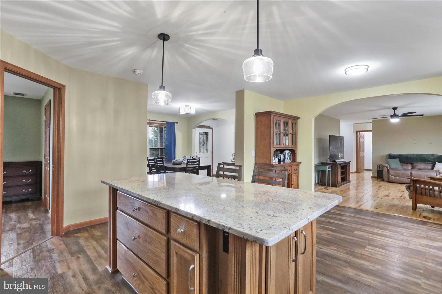 135 Carter Avenue photo 12