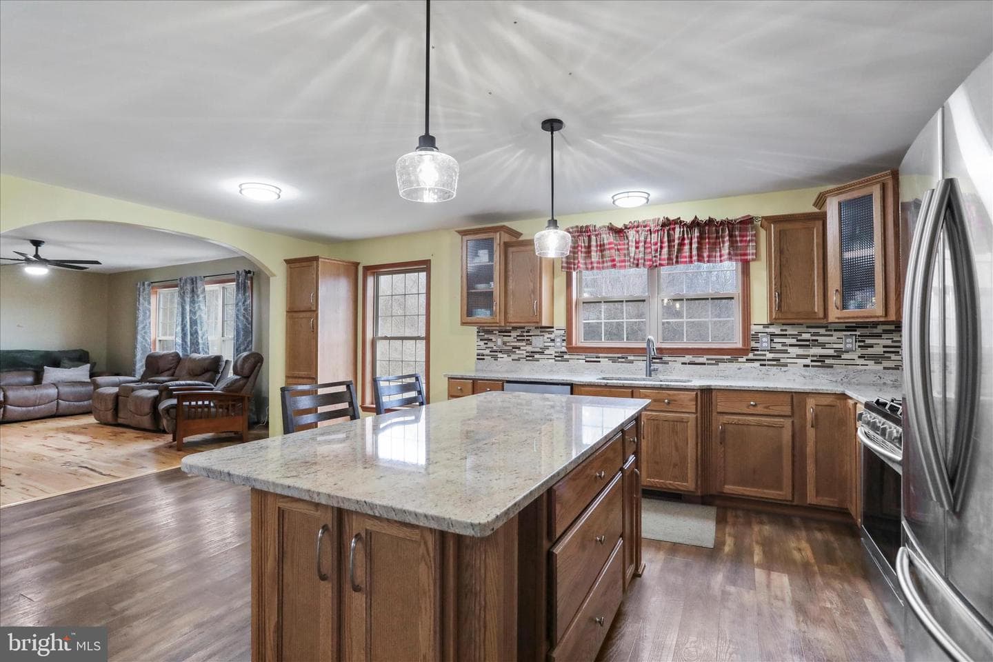 135 Carter Avenue photo 13