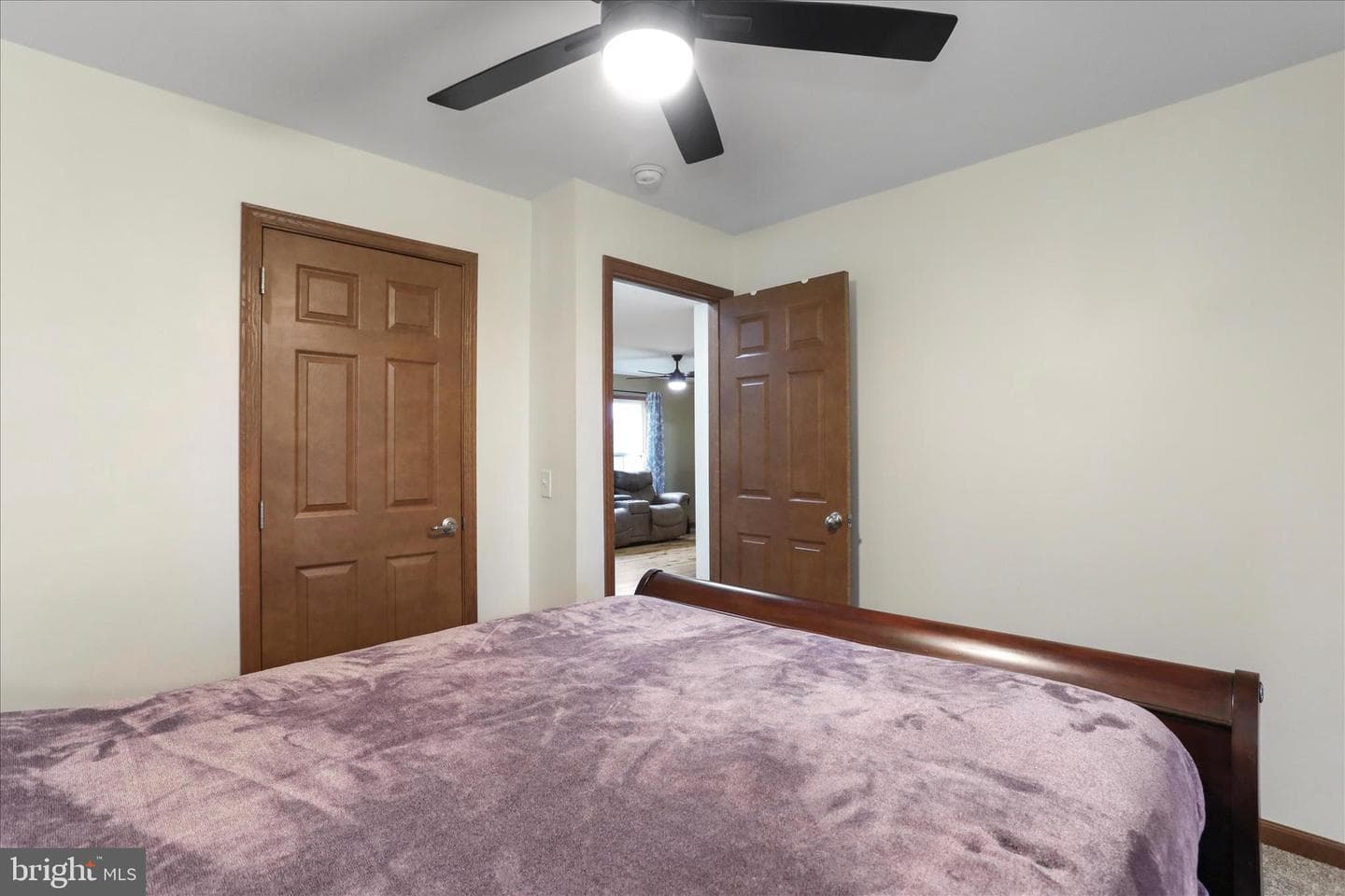 135 Carter Avenue photo 28