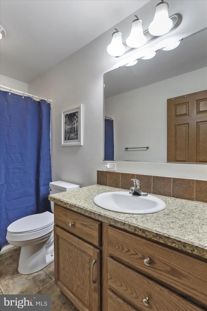 135 Carter Avenue photo 29