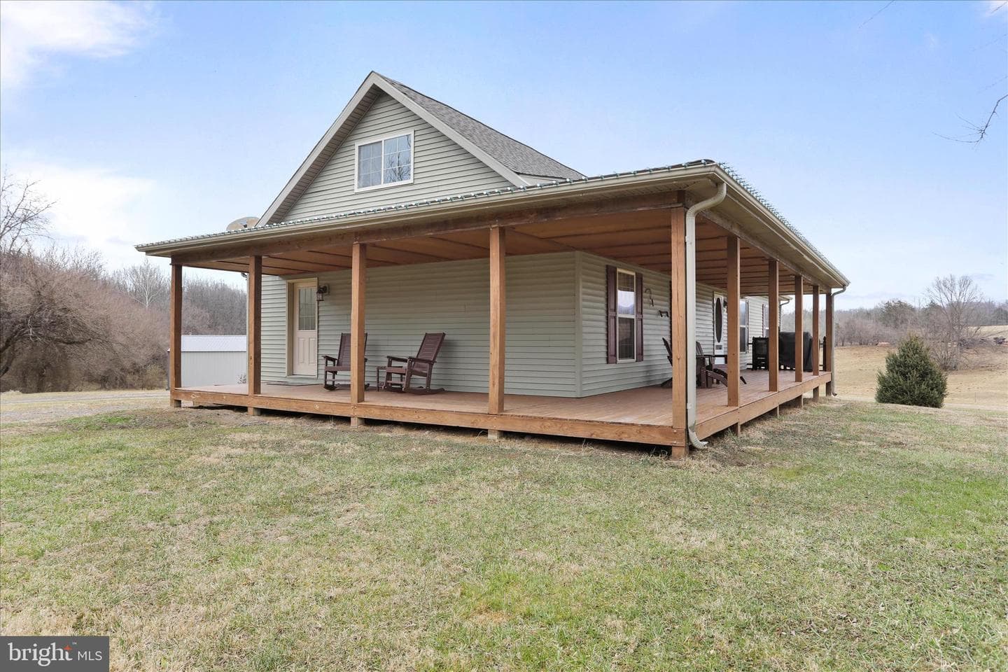 135 Carter Avenue photo 4