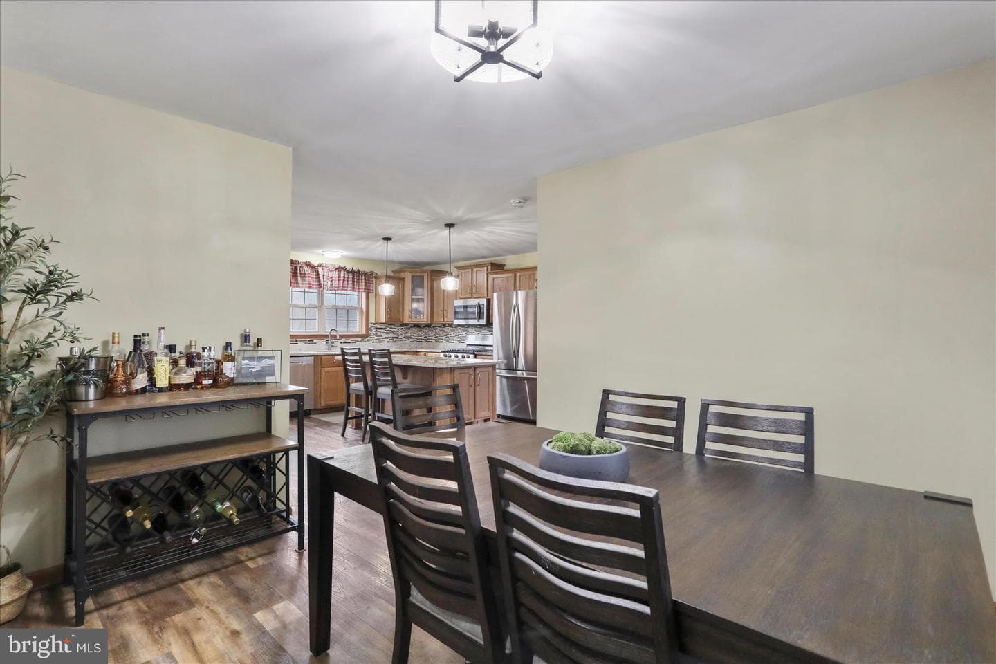 135 Carter Avenue photo 6