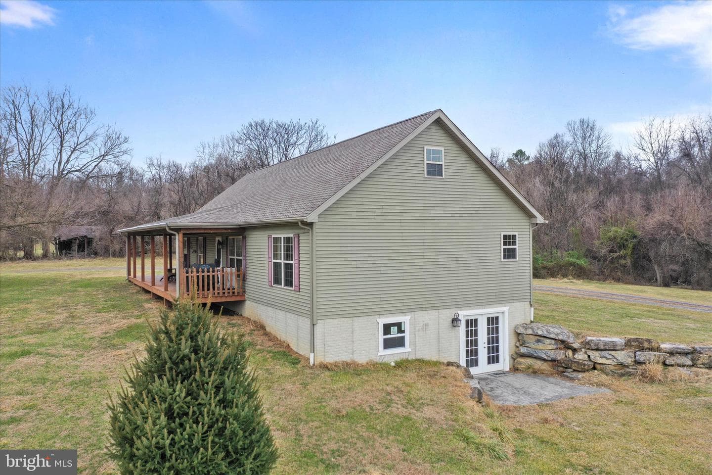 135 Carter Avenue photo 60