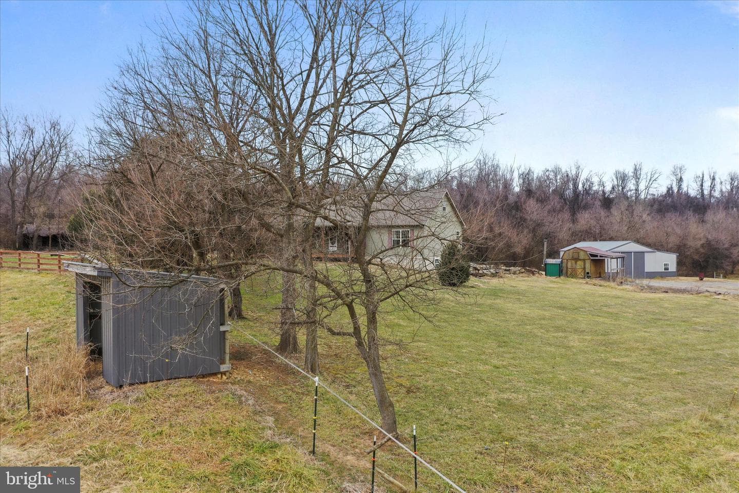135 Carter Avenue photo 65