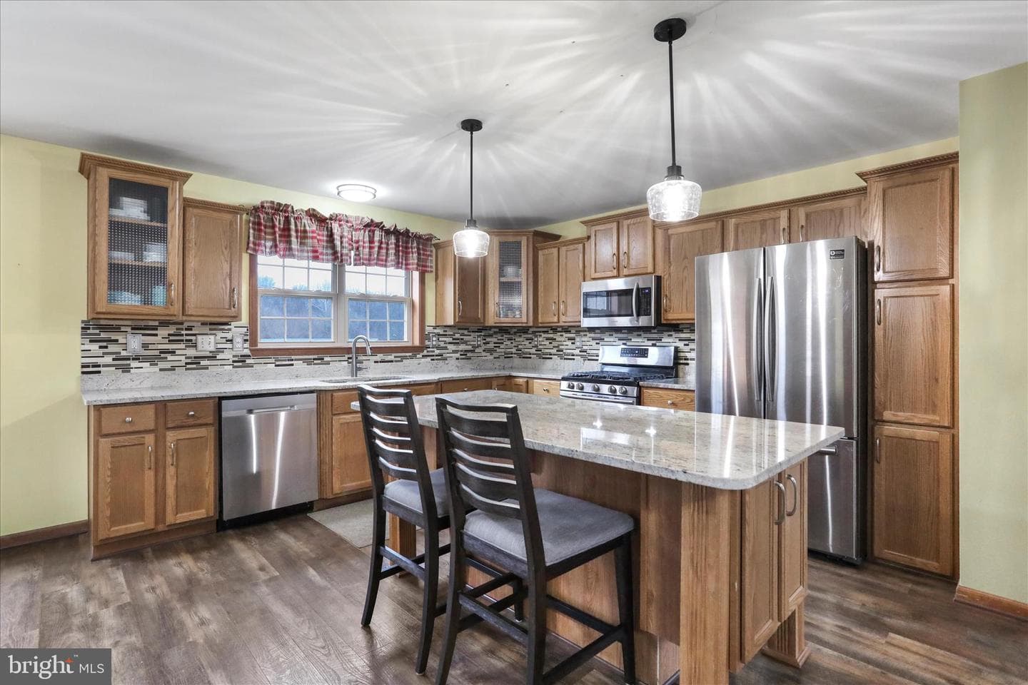 135 Carter Avenue photo 8