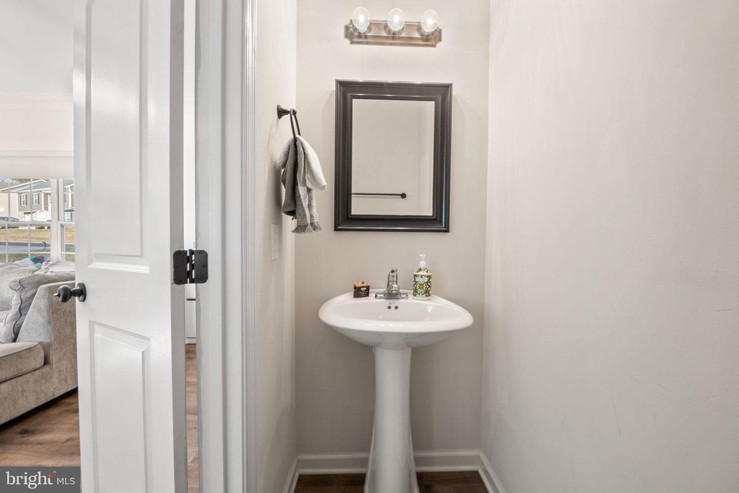 99 Nathaniel Drive photo 8